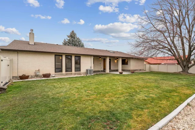 $465,000 | 2421 Airport Avenue, Caldwell, ID 83605