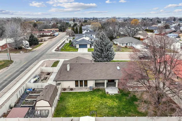 $465,000 | 2421 Airport Avenue, Caldwell, ID 83605