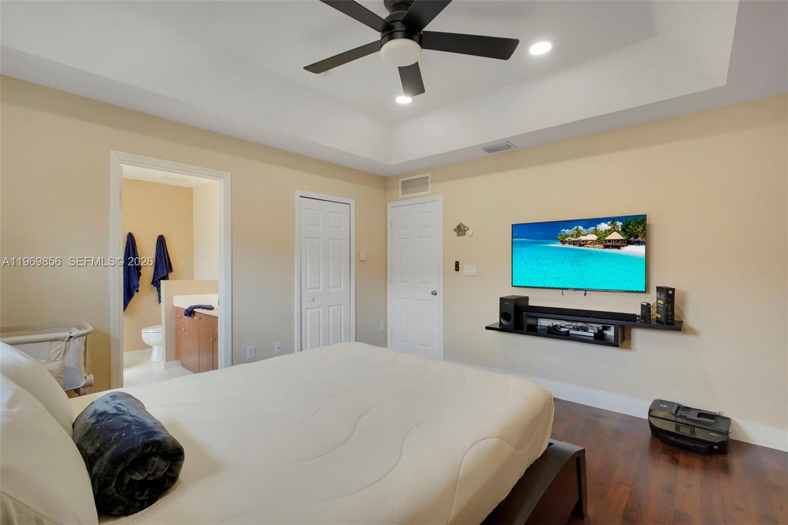 22168 Southwest 88th Path Cutler Bay, FL 33190 - Photo 11 of 27 primary