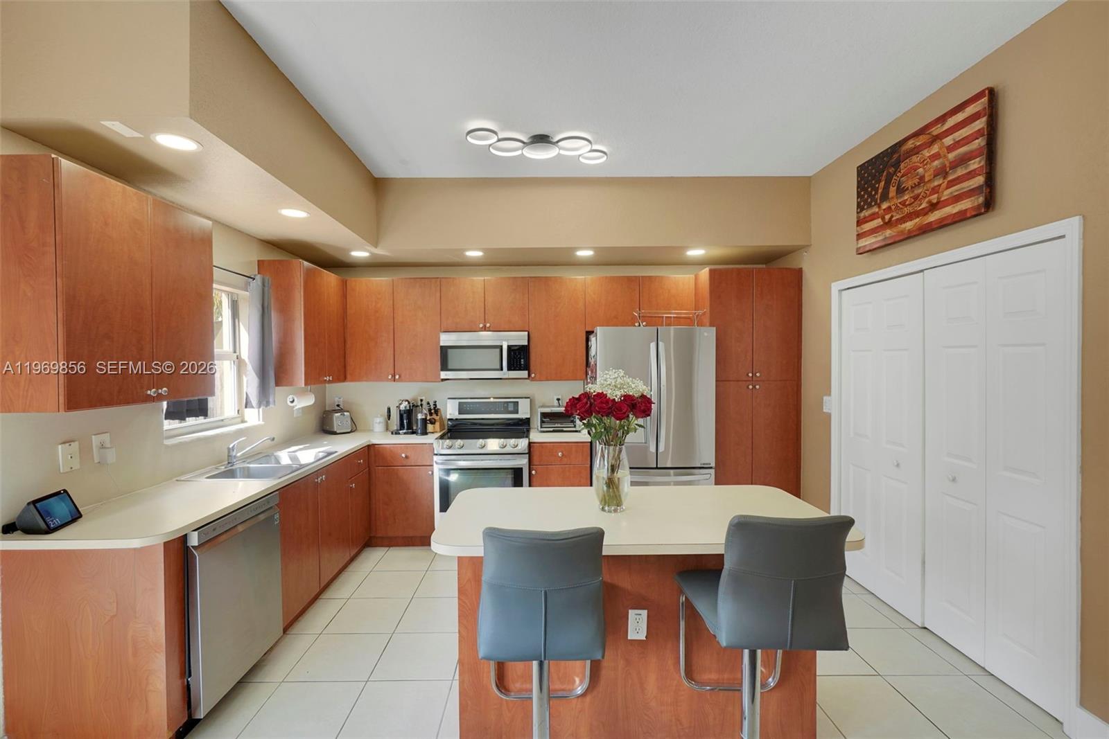 22168 Southwest 88th Path Cutler Bay, FL 33190 - Photo 3 of 27