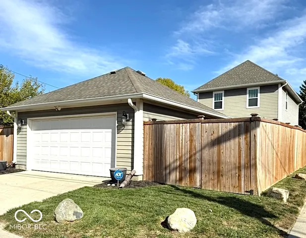 $2,250 | 836 North Beville Avenue, Indianapolis, IN 46201