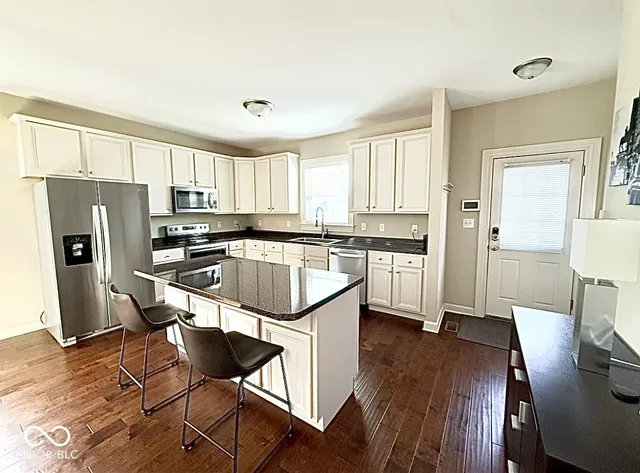 $2,250 | 836 North Beville Avenue, Indianapolis, IN 46201