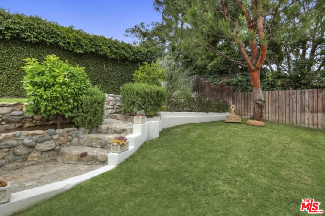 3801 Roderick Road Los Angeles, CA 90065 - Photo 34 of 38 a view of yard with green space