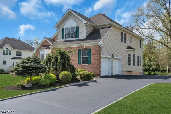 $1,160,000 | 5 Emmons Court, Bridgewater, NJ 08807
