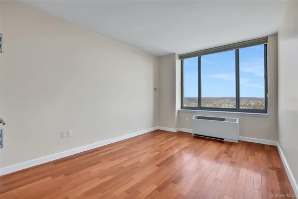 $5,450 | 10 City Place, Unit 28F, White Plains, NY 10601