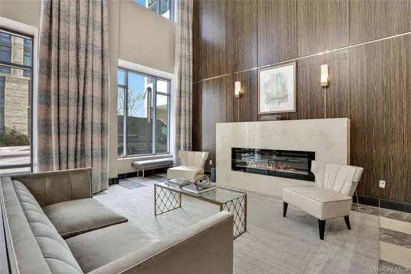 $5,450 | 10 City Place, Unit 28F, White Plains, NY 10601