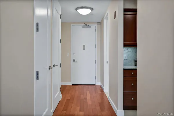 $5,450 | 10 City Place, Unit 28F, White Plains, NY 10601