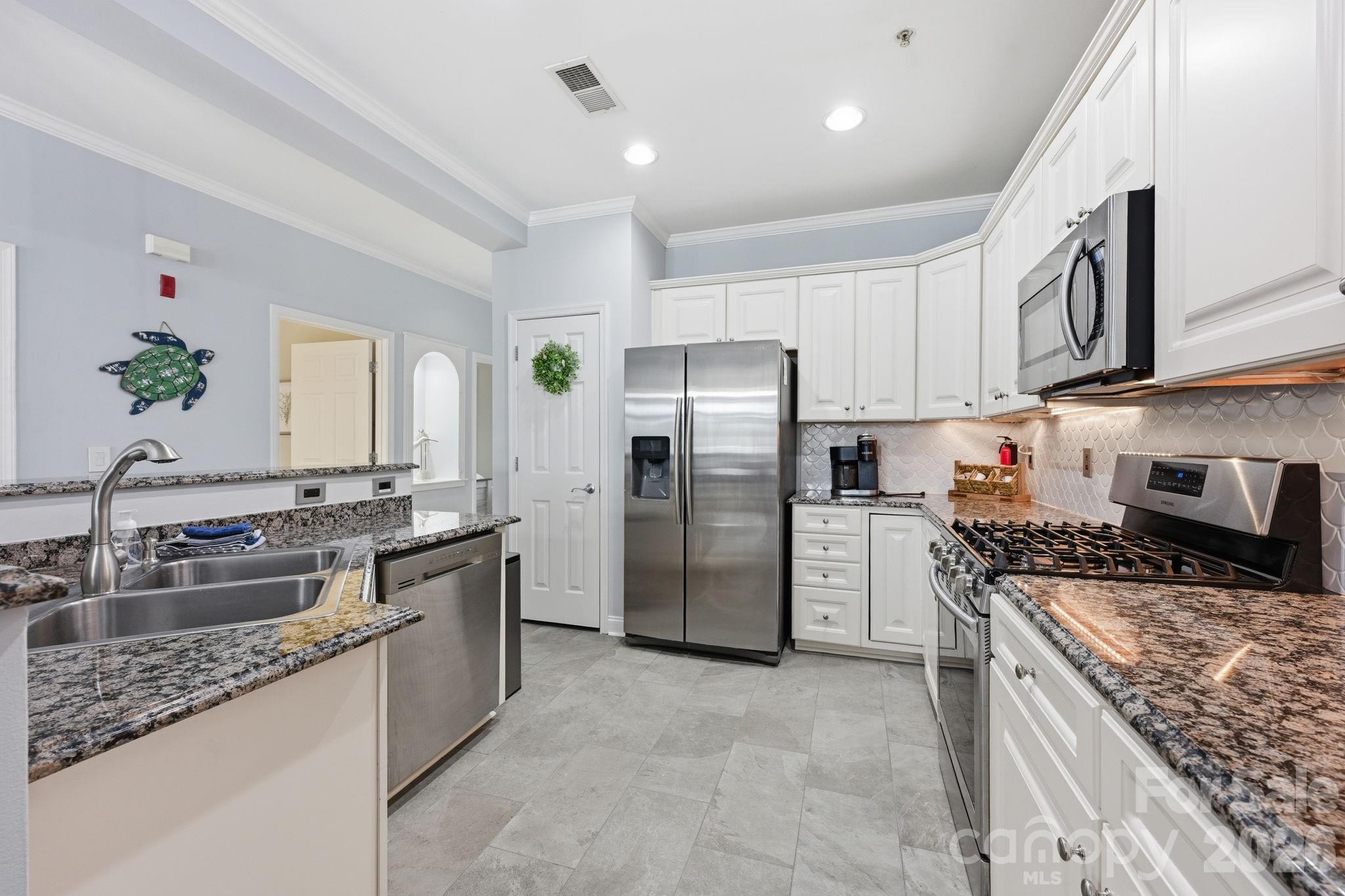 637 Williamson Road, Unit 306 Mooresville, NC 28117 - Photo 6 of 41