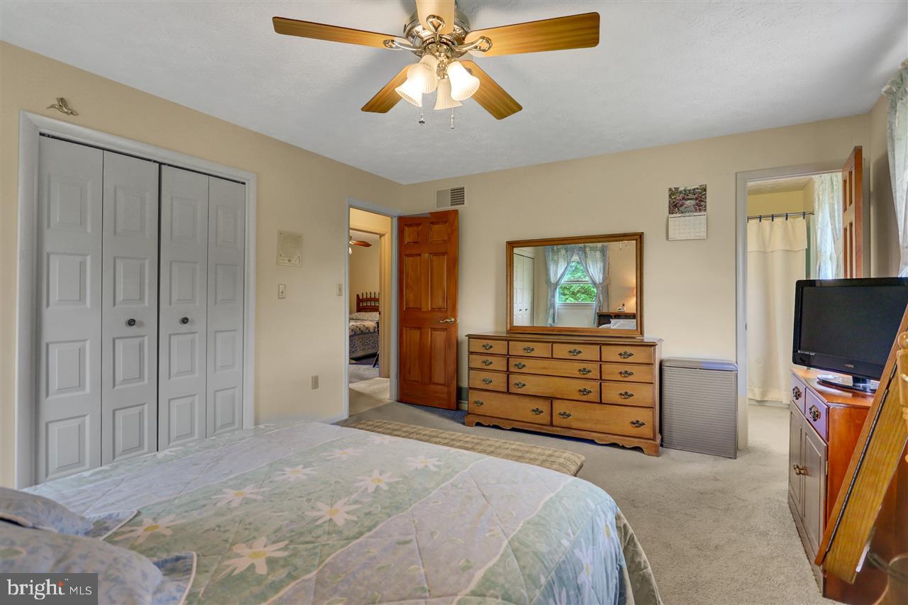 349 Sarhelm Road Harrisburg, PA 17112 - Photo 12 of 25 Gallery Image 12