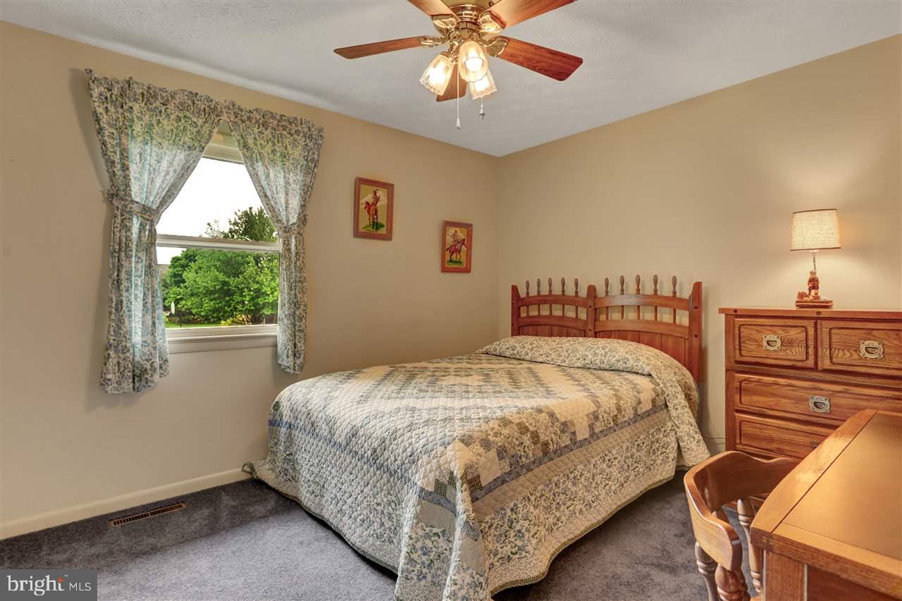 349 Sarhelm Road Harrisburg, PA 17112 - Photo 13 of 25 Gallery Image 13