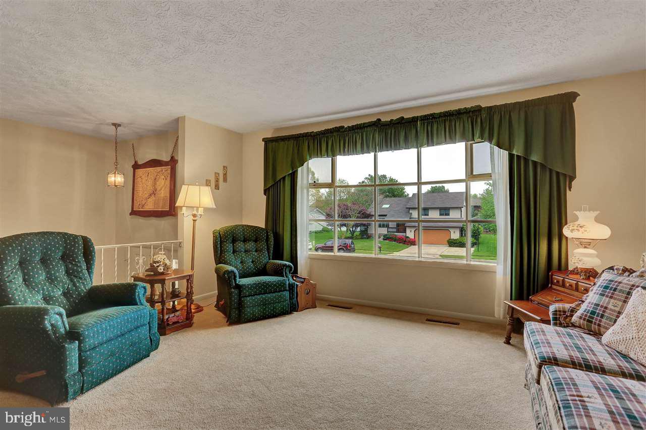 349 Sarhelm Road Harrisburg, PA 17112 - Photo 4 of 25 Gallery Image 4
