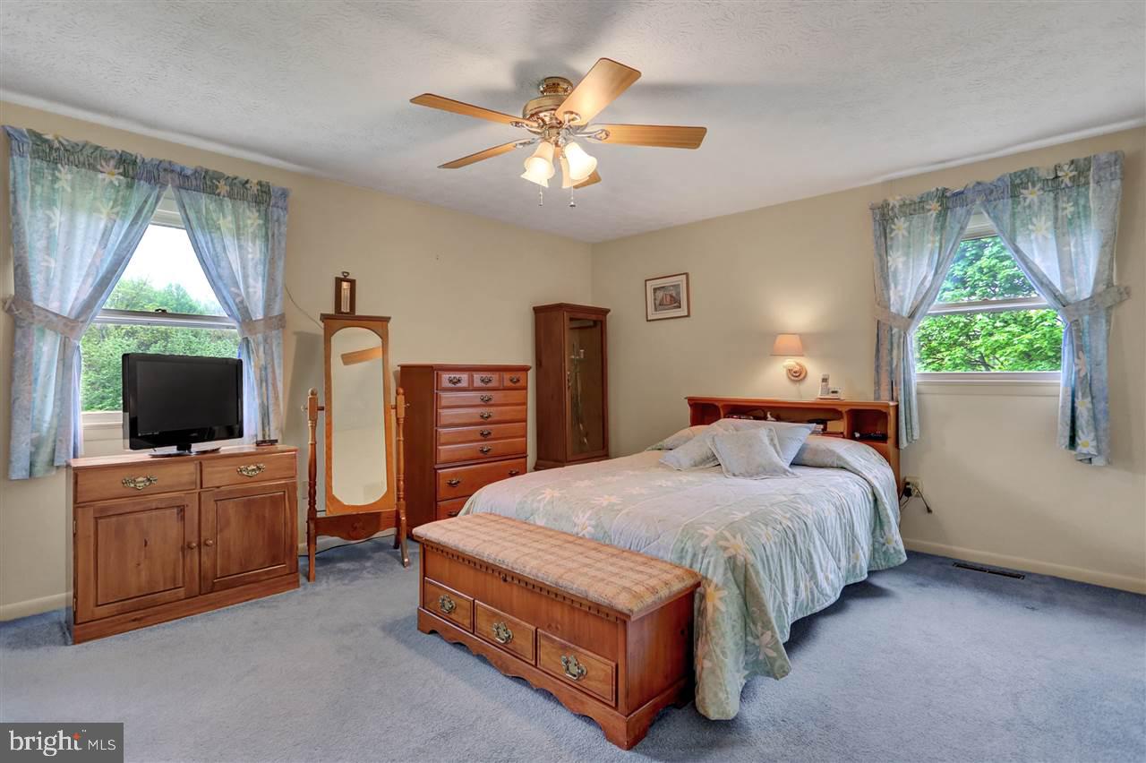349 Sarhelm Road Harrisburg, PA 17112 - Photo 10 of 25 Gallery Image 10