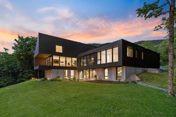 $3,400,000 | 811 Bear Creek Lane, Waterbury, VT 05676