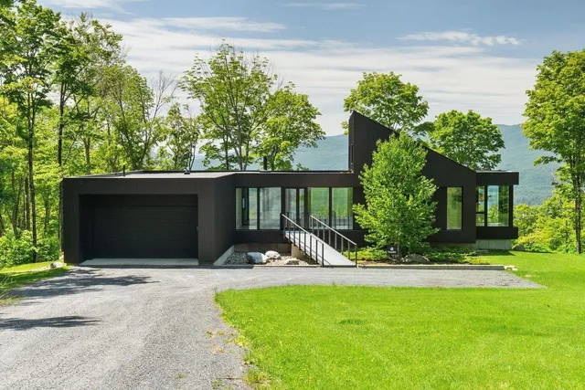 $3,400,000 | 811 Bear Creek Lane, Waterbury, VT 05676