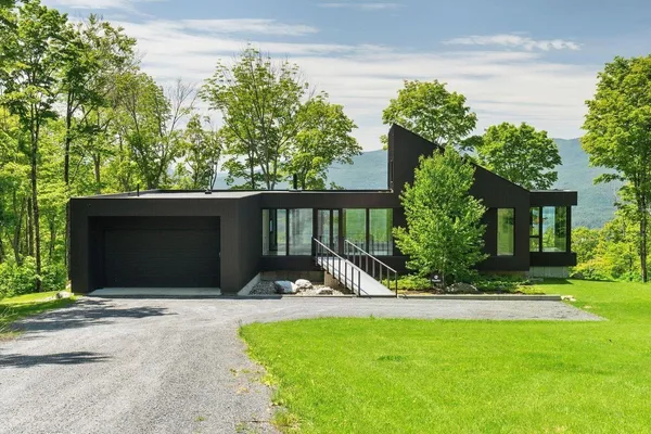 $3,400,000 | 811 Bear Creek Lane, Waterbury, VT 05676