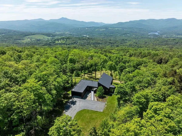 $3,400,000 | 811 Bear Creek Lane, Waterbury, VT 05676