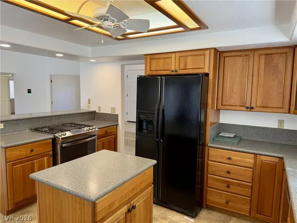 $2,100 | 1923 Magnolia Drive, Henderson, NV 89014