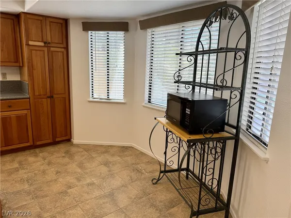$2,100 | 1923 Magnolia Drive, Henderson, NV 89014