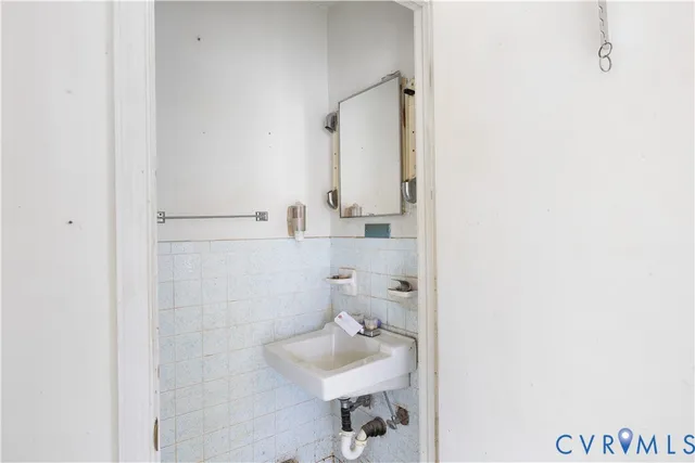 $124,900 | 1207 West Osborn Road, Farmville, VA 23901