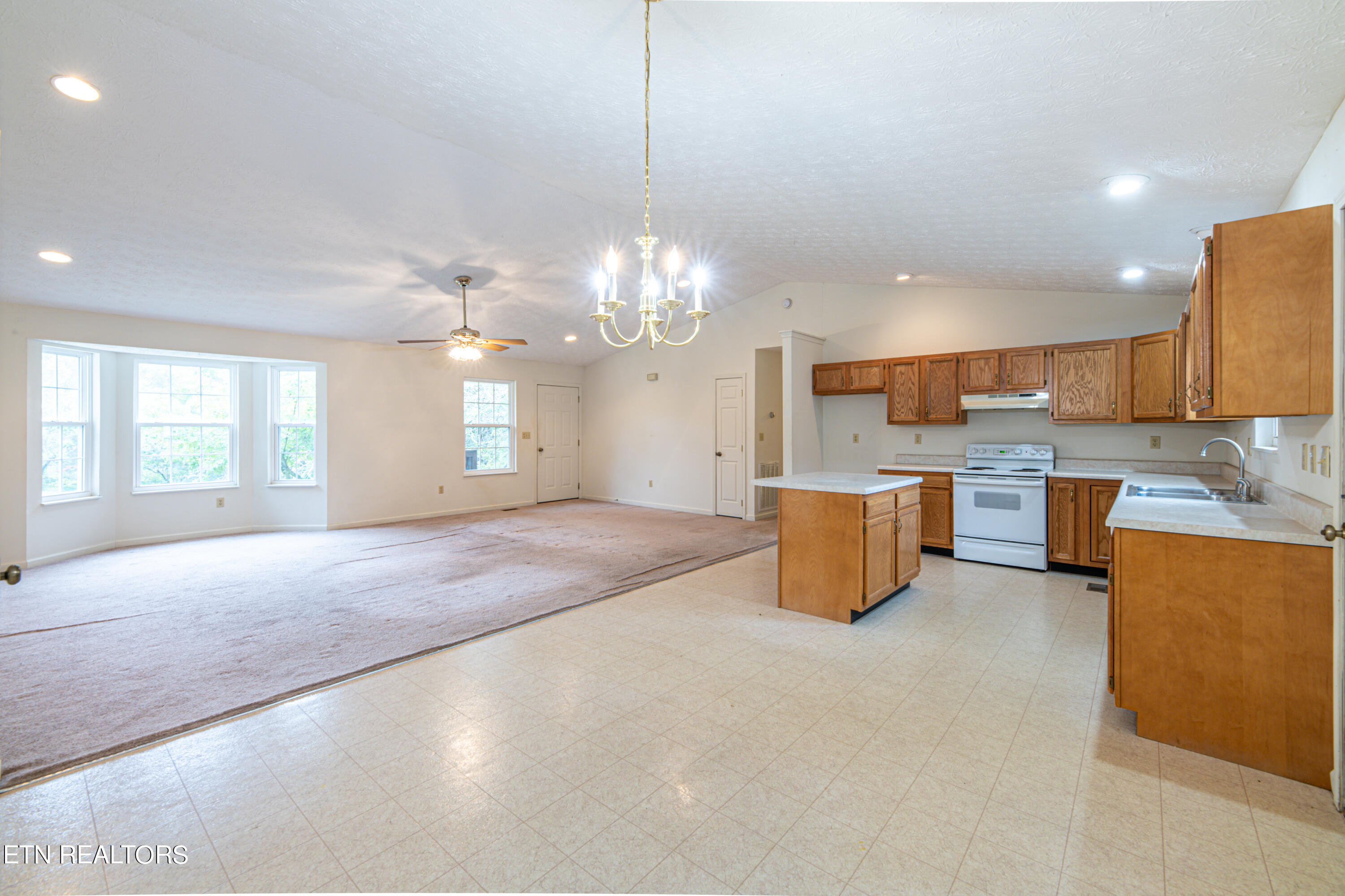 6633 Kern Road Knoxville, TN 37918 - Photo 11 of 31 6633 Kern Rd-11