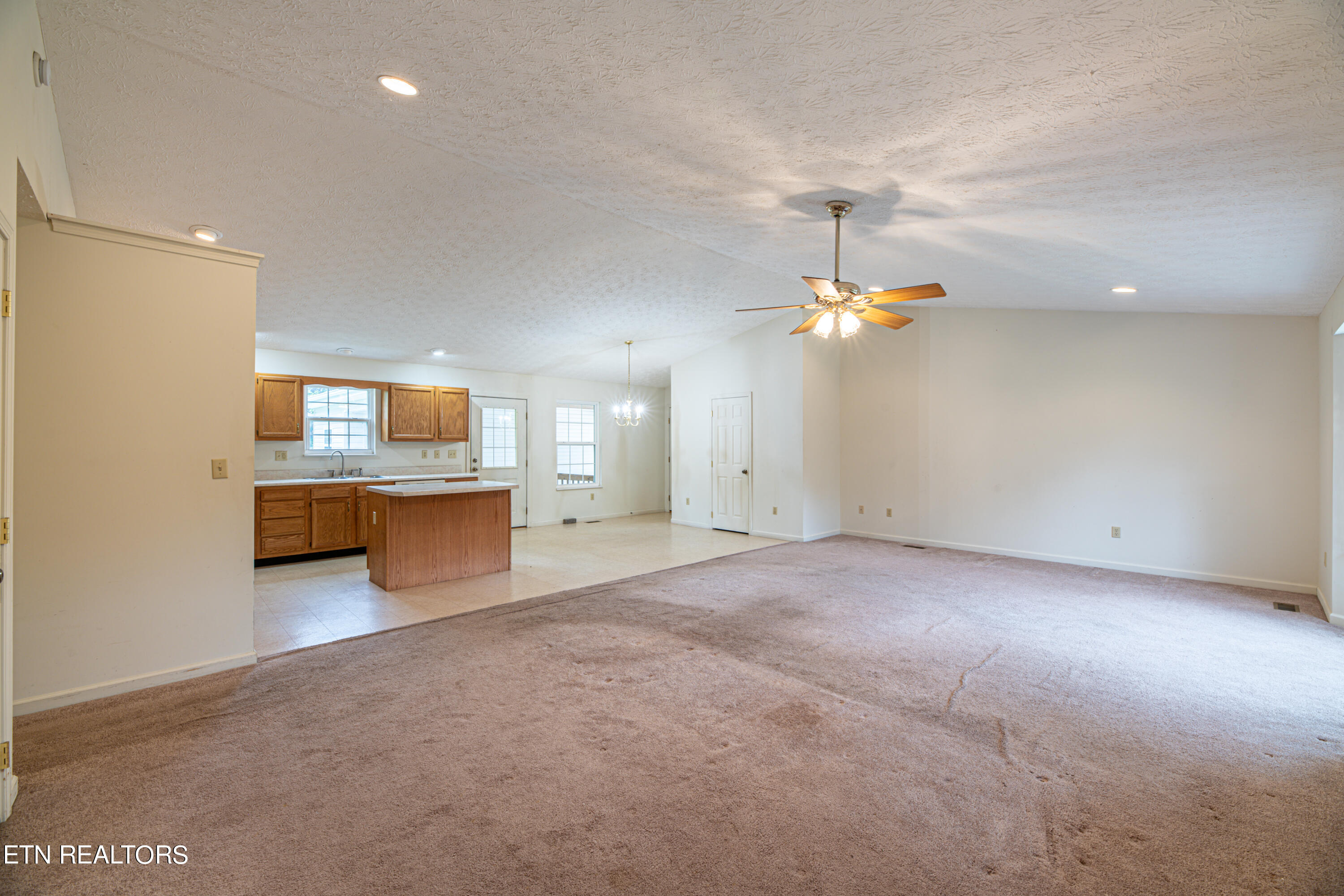 6633 Kern Road Knoxville, TN 37918 - Photo 5 of 31 6633 Kern Rd-5