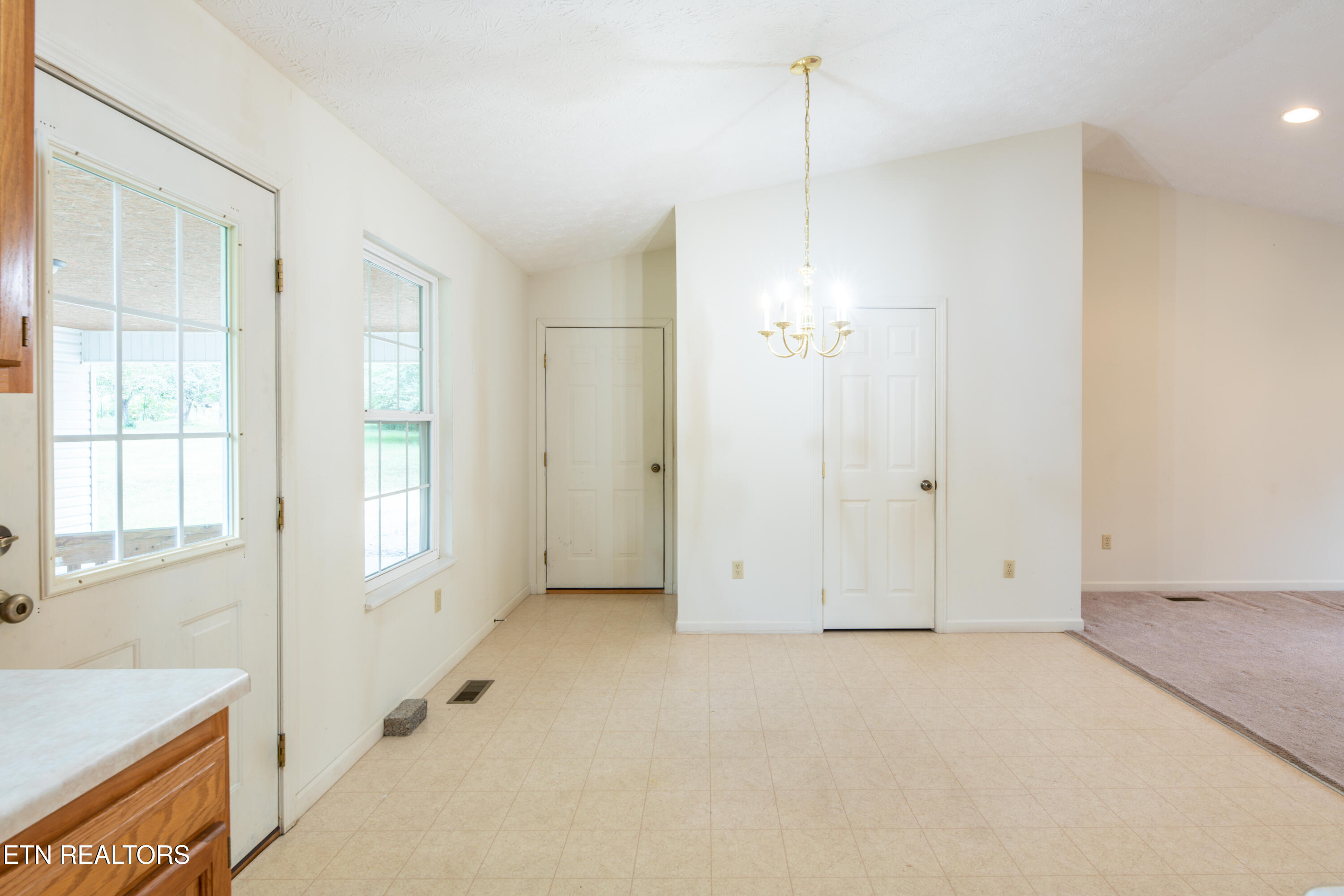 6633 Kern Road Knoxville, TN 37918 - Photo 10 of 31 6633 Kern Rd-10