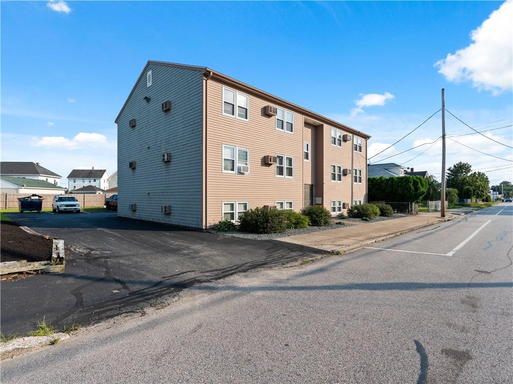 715 Cottage Street Pawtucket, RI 02861 - Photo 2 of 21