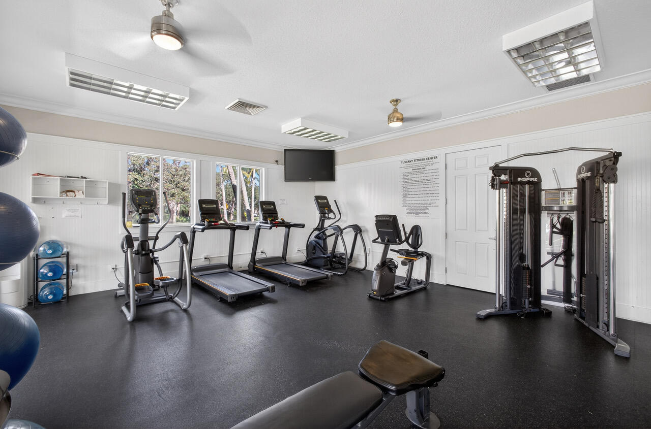 4118 Parkside Drive Jupiter, FL 33458 - Photo 62 of 73 a view of a room with gym equipment
