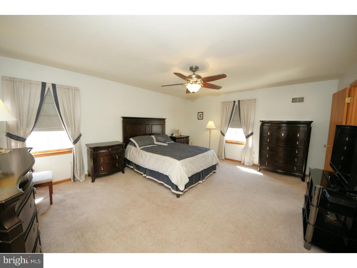 8 Buck Road Hamilton, NJ 08620 - Photo 15 of 24