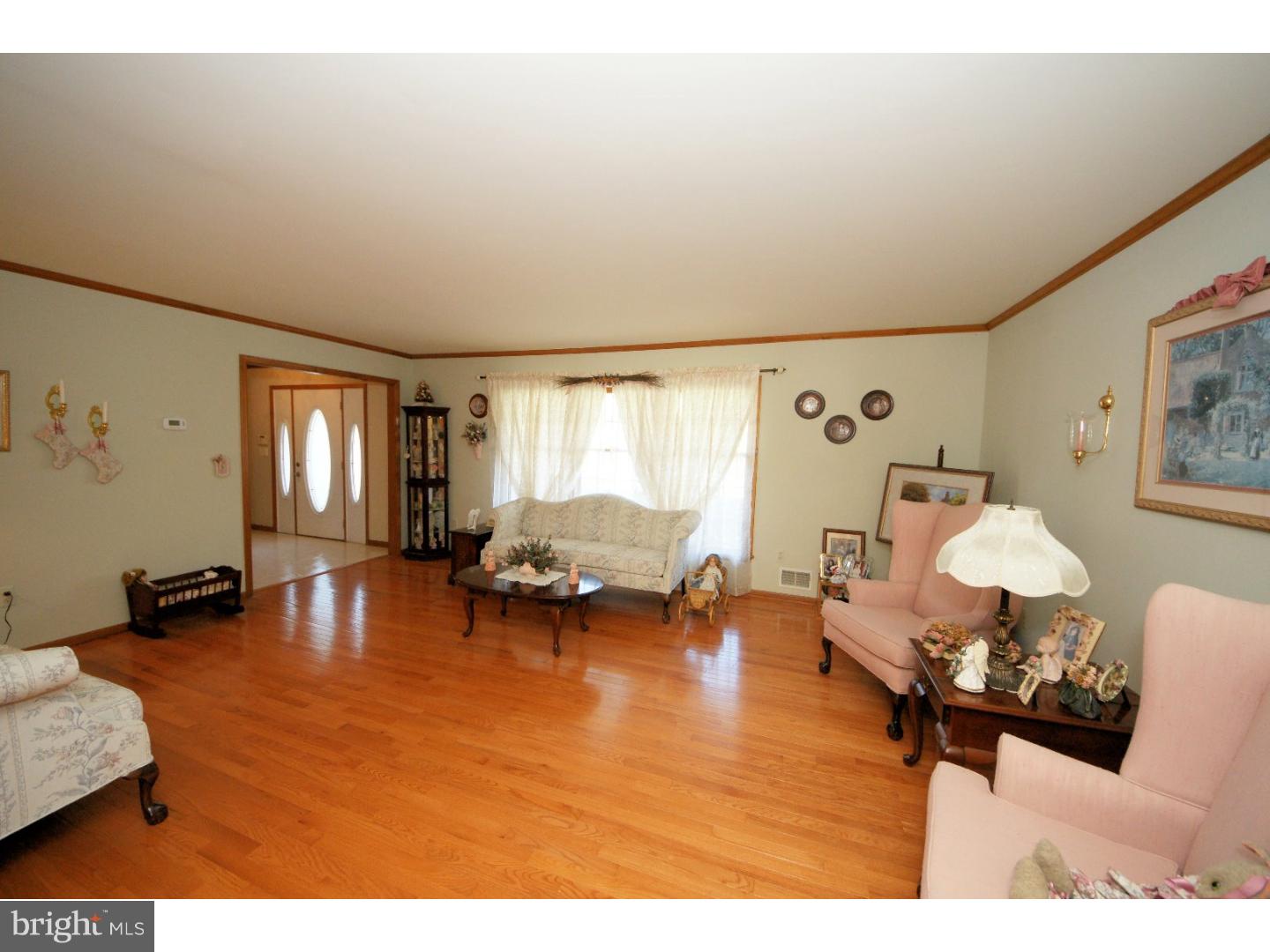 8 Buck Road Hamilton, NJ 08620 - Photo 5 of 24