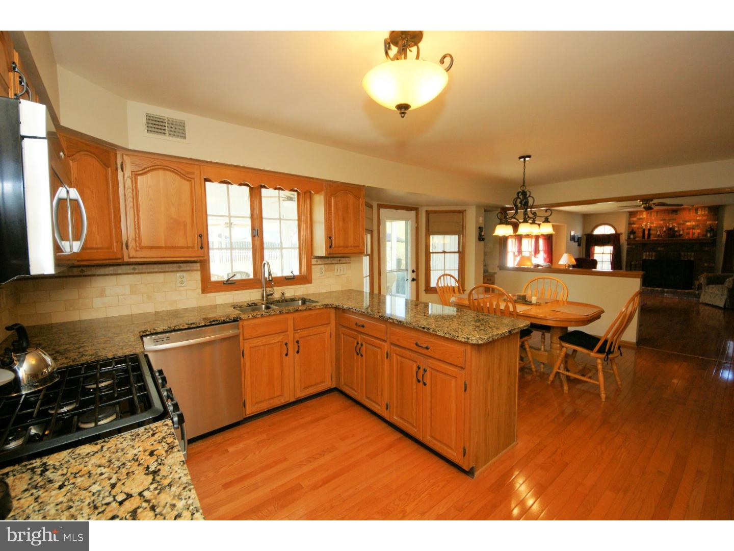 8 Buck Road Hamilton, NJ 08620 - Photo 8 of 24