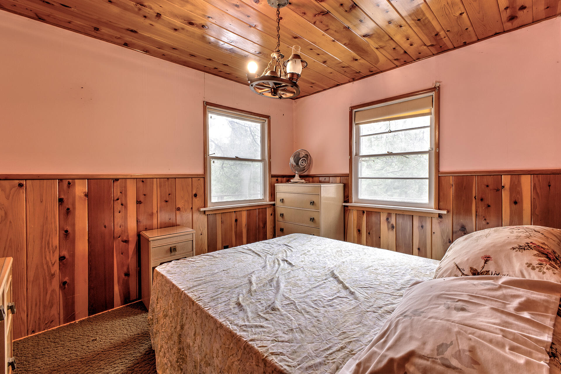 53250 Middleridge Drive Idyllwild, CA 92549 - Photo 23 of 30 a bed sitting in a bedroom next to a window