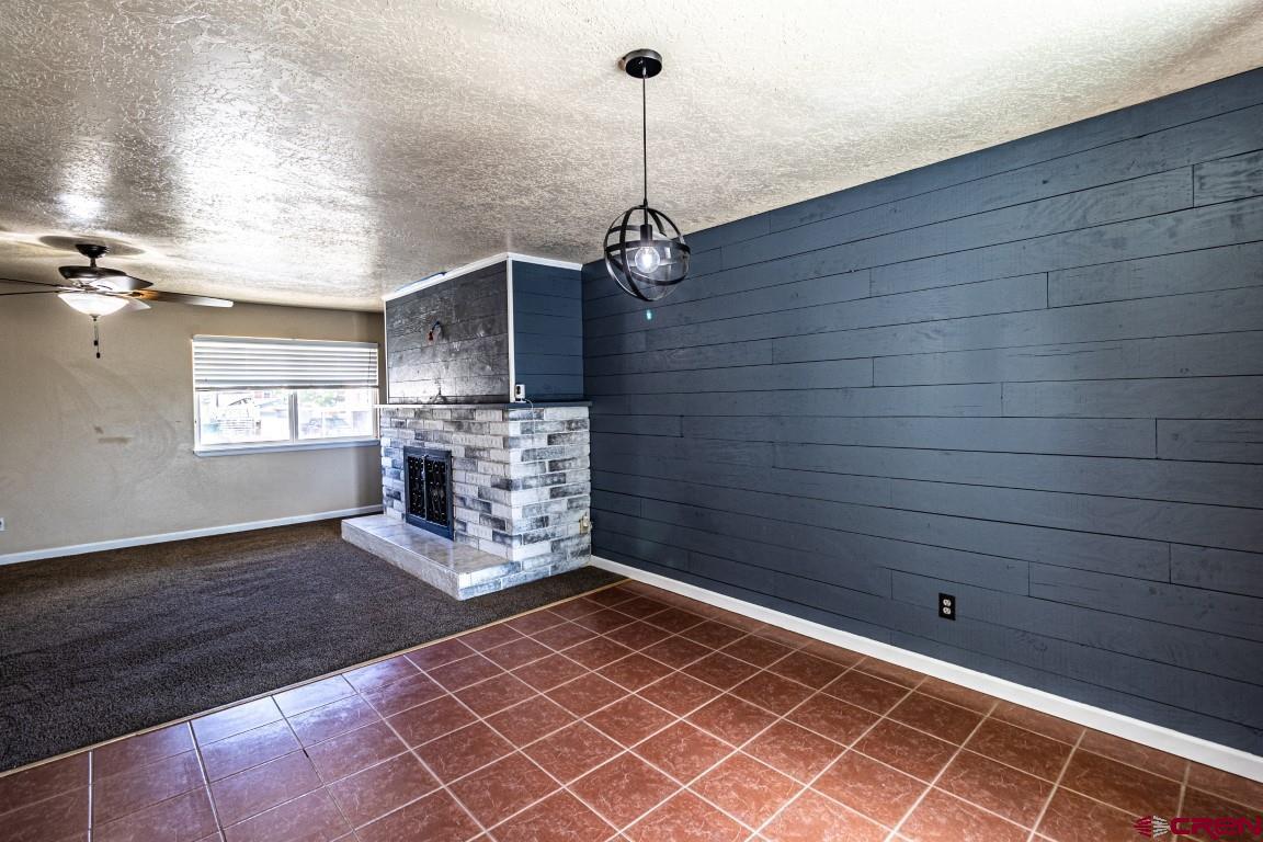 5705 Ravella Drive Farmington, NM 87402 - Photo 12 of 35 a view of an empty room with a window