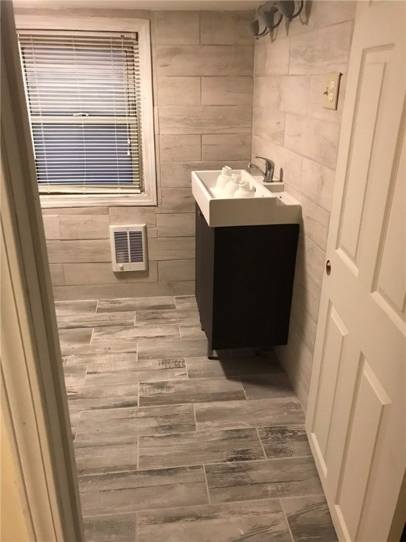 2 Roland Court Cranston, RI 02920 - Photo 7 of 14 Gallery Image 7