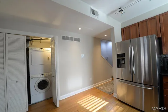 $2,600 | 404 South Hanley Road, Unit 2S, Clayton, MO 63105