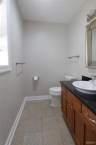 $2,600 | 404 South Hanley Road, Unit 2S, Clayton, MO 63105