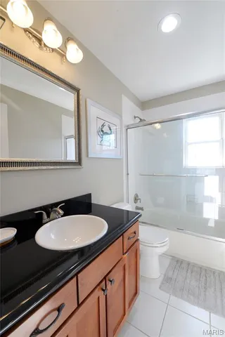 $2,600 | 404 South Hanley Road, Unit 2S, Clayton, MO 63105