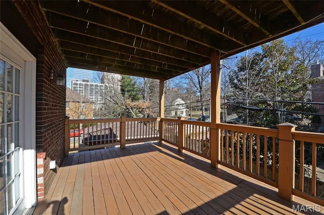 $2,600 | 404 South Hanley Road, Unit 2S, Clayton, MO 63105