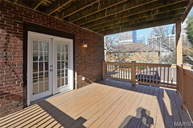 $2,600 | 404 South Hanley Road, Unit 2S, Clayton, MO 63105