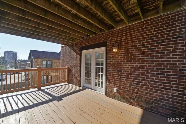 $2,600 | 404 South Hanley Road, Unit 2S, Clayton, MO 63105