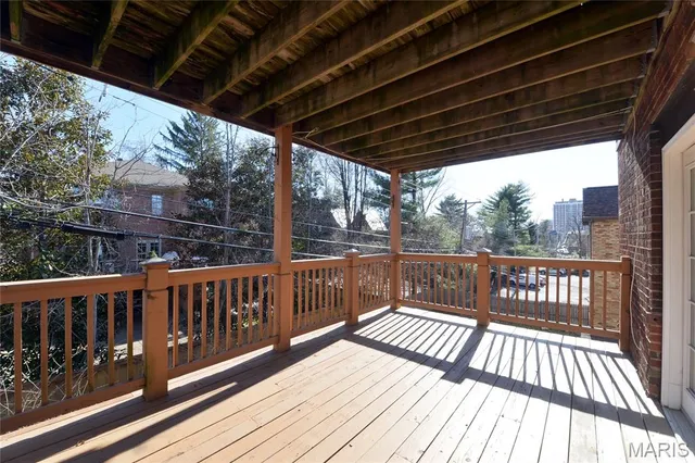 $2,600 | 404 South Hanley Road, Unit 2S, Clayton, MO 63105