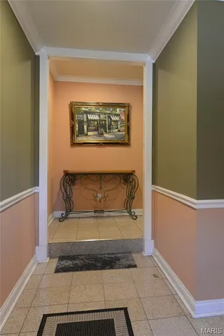 $2,600 | 404 South Hanley Road, Unit 2S, Clayton, MO 63105