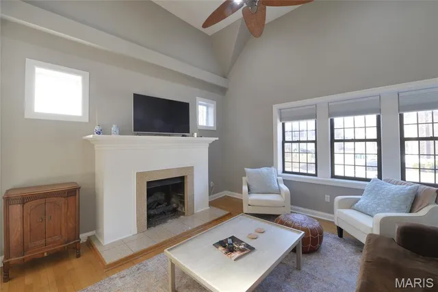 $2,600 | 404 South Hanley Road, Unit 2S, Clayton, MO 63105