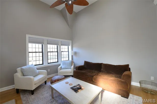 $2,600 | 404 South Hanley Road, Unit 2S, Clayton, MO 63105