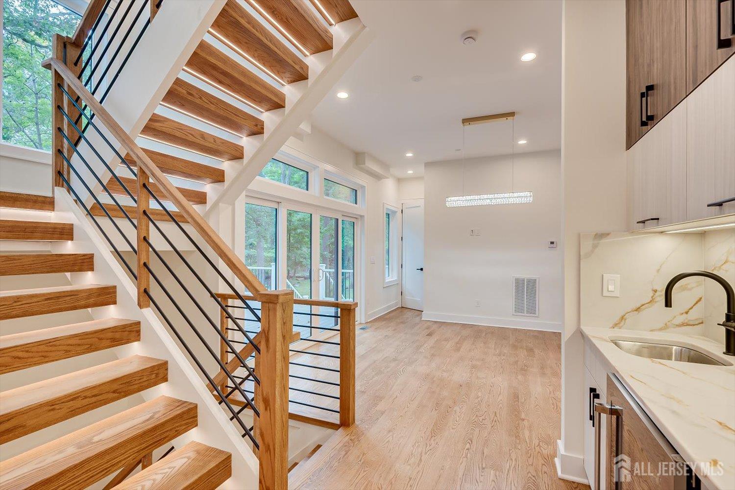 67 Falcon Road Livingston, NJ 07039 - Photo 32 of 95 Gallery Image 32