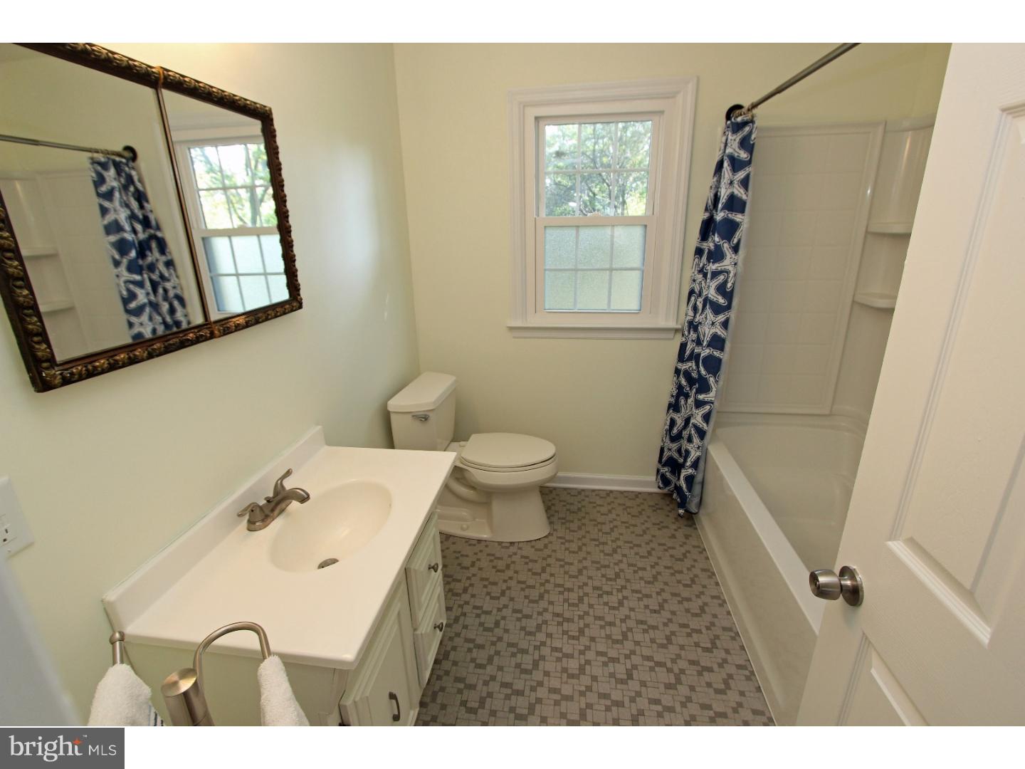407 Apple Road Newark, DE 19711 - Photo 23 of 25 Bathroom
