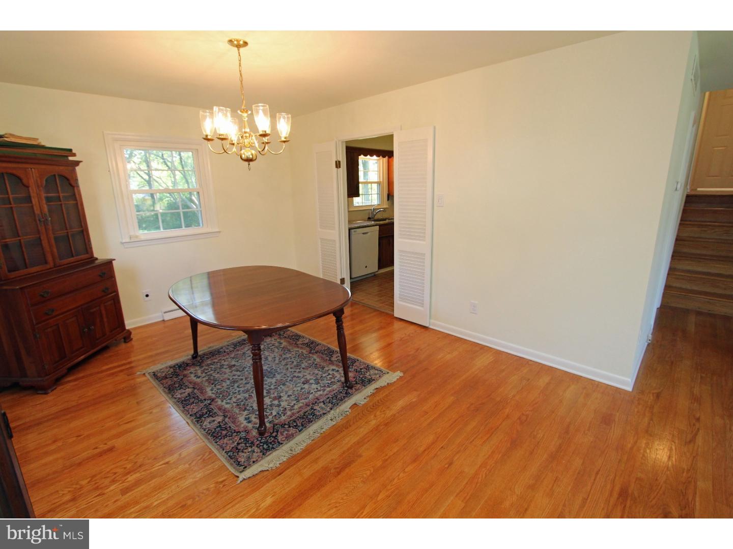 407 Apple Road Newark, DE 19711 - Photo 6 of 25 Dining Room