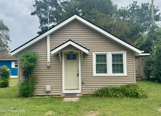 $850 | 704 Agawam Street, Unit 2, Elizabeth City, NC 27909