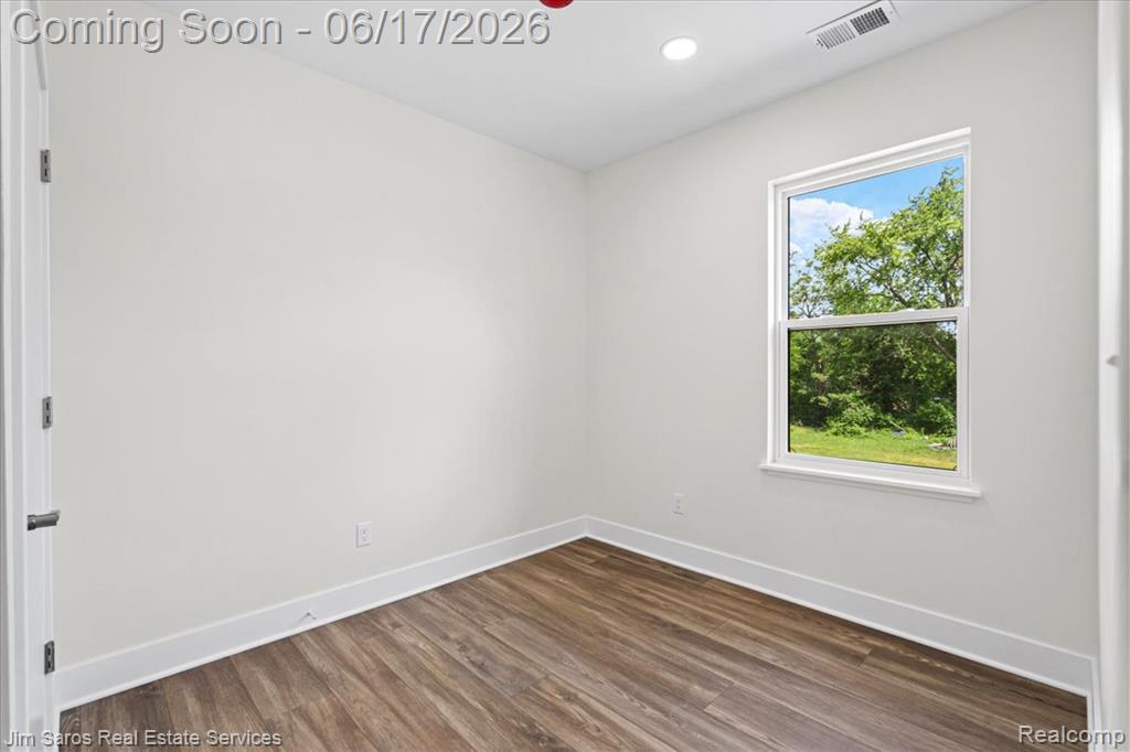 4735 Rohns Street, Unit 6A Detroit, MI 48214 - Photo 9 of 15