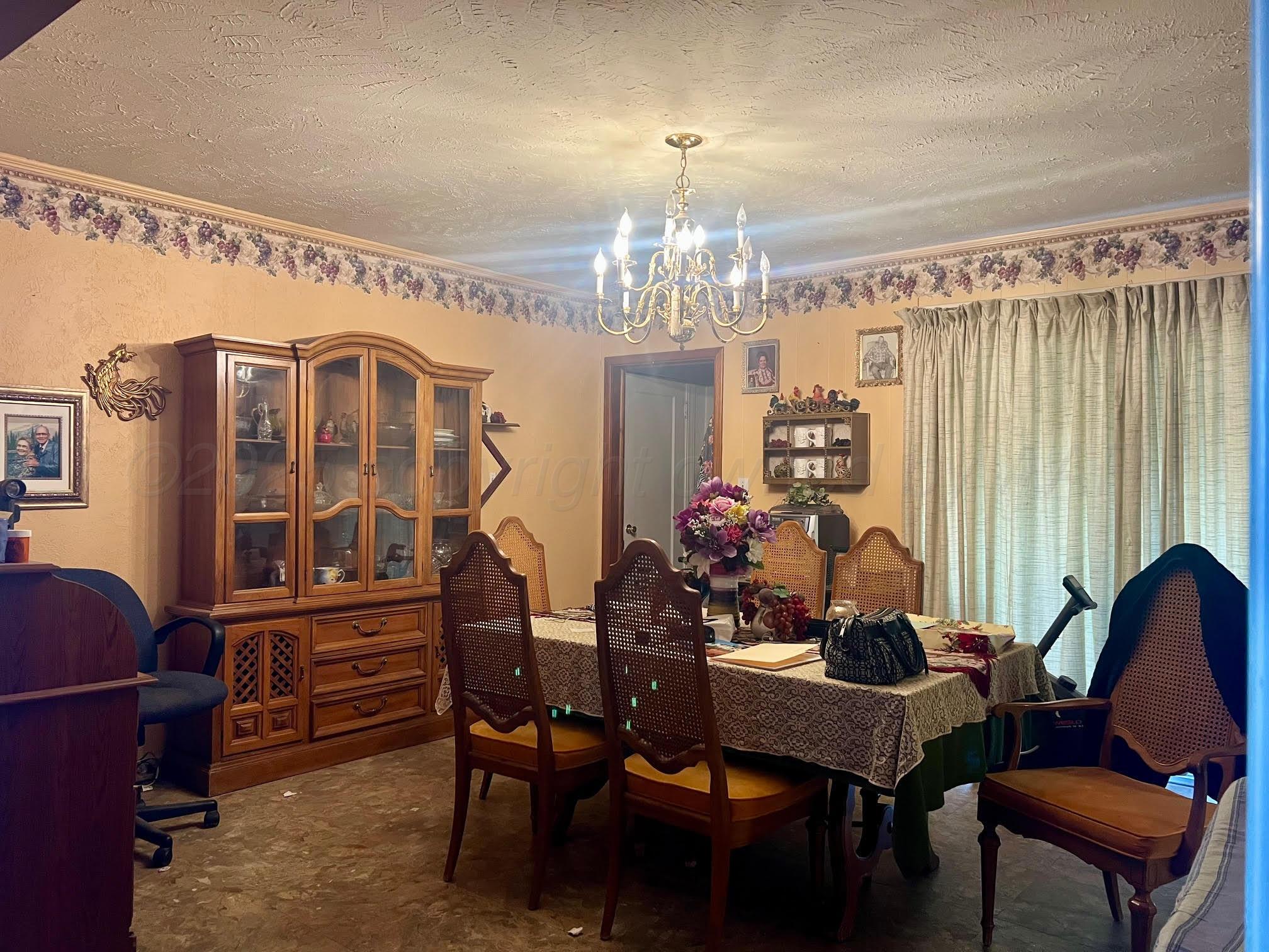 716 West Cleveland Street Memphis, TX 79245 - Photo 4 of 14 Dining room